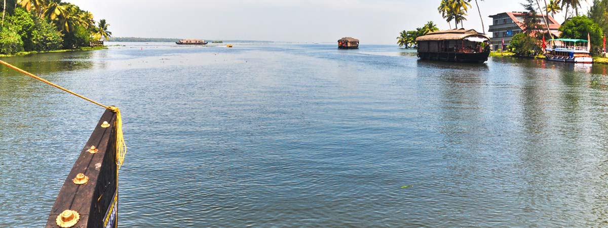 Alleppey Houseboat rate for one day