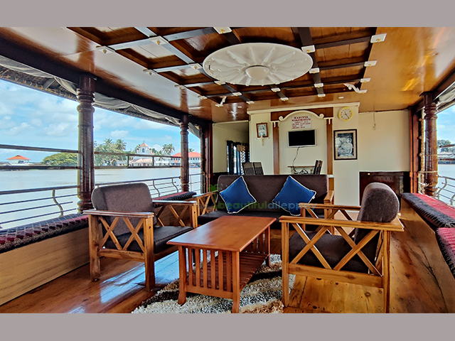 One Bedroom Deluxe Houseboat with Upper Deck Hbcode: KAR01