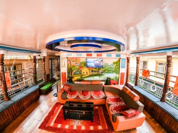 5-bedroom-houseboat