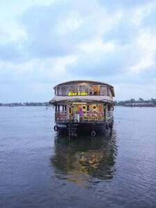 5 Bedroom premium houseboat in alleppey