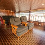 upper deck deluxe houseboat