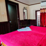houseboat bedroom