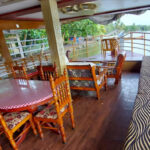 houseboat dining