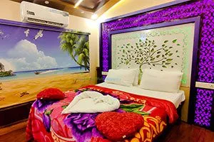 1 bedroom boat house