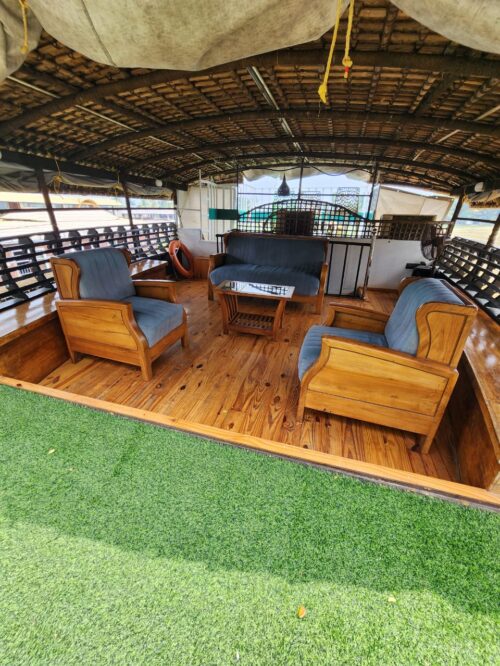 upper deck boat house in alleppey