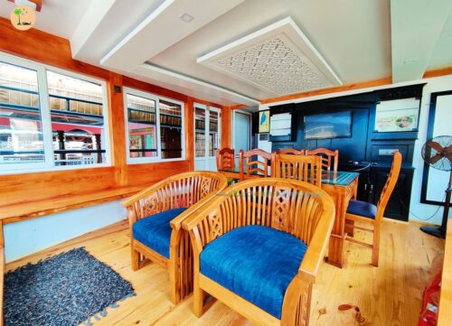 dining in deluxe alleppey houseboat