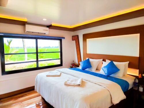 2 bedroom premium ac houseboat