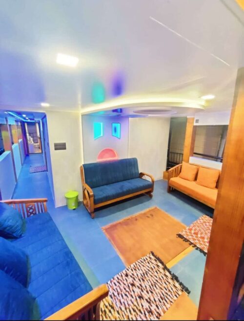 3 bedroom houseboat