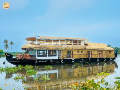 3 bedroom glass covered premium houseboat