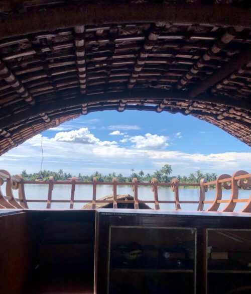 Traditional 1 bedroom houseboat alleppey