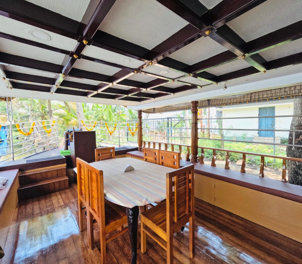 dining in alleppey boathouse