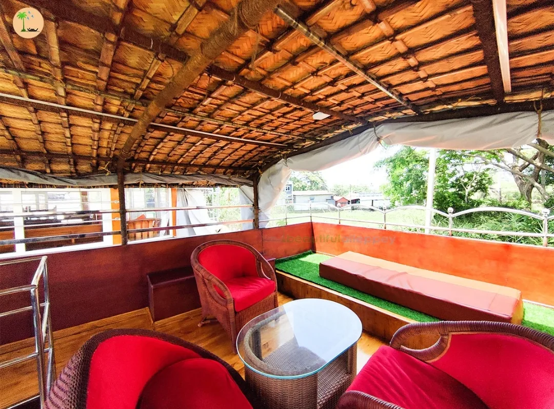 2 bedroom houseboat with balcony