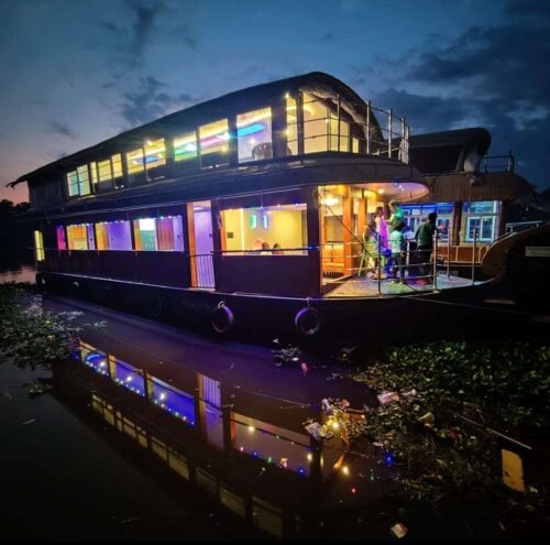 houseboat in alleppey