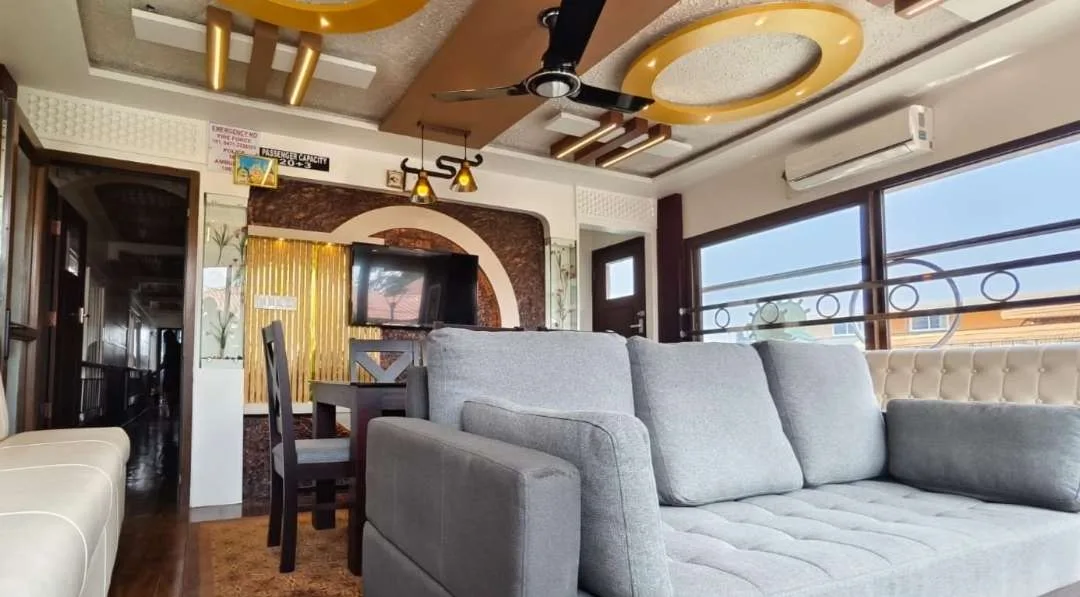 A/C GLass covered Area Premium 3 Bedroom Boathouse