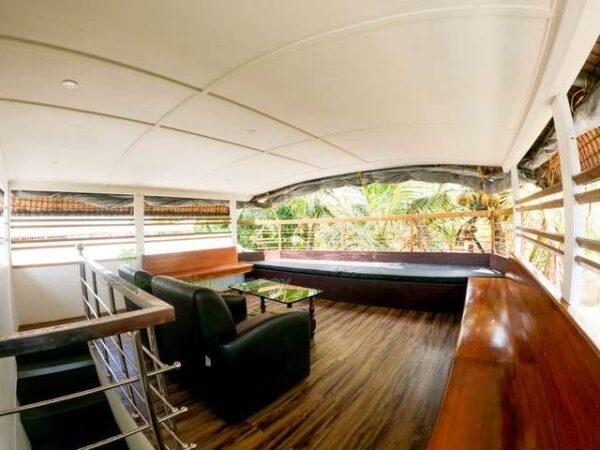 one bedroom houseboat