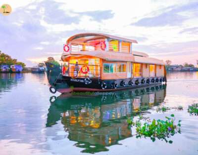 Two Bedroom Premium Houseboat with upper deck – BNU02