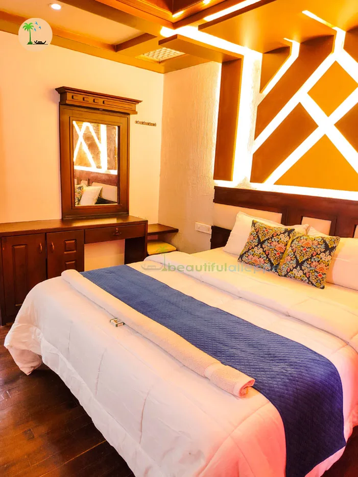 Bedroom - 01 3 bedroom premium Houseboat