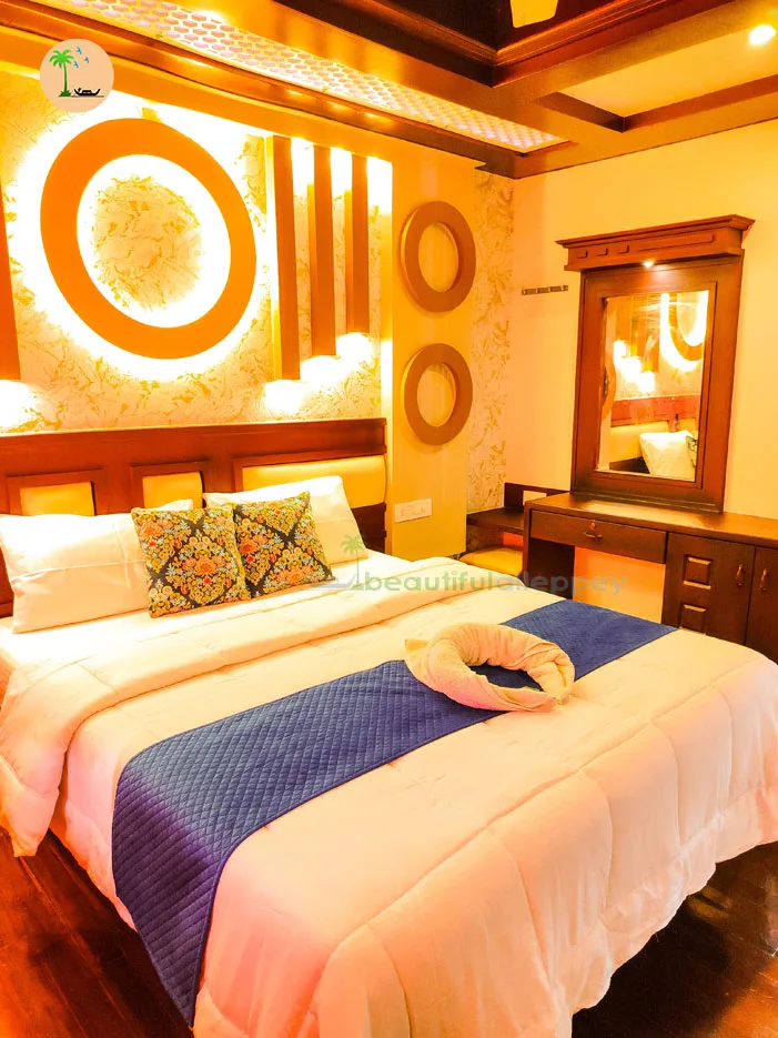 Bedroom - 02 Premium Alleppey Houseboat