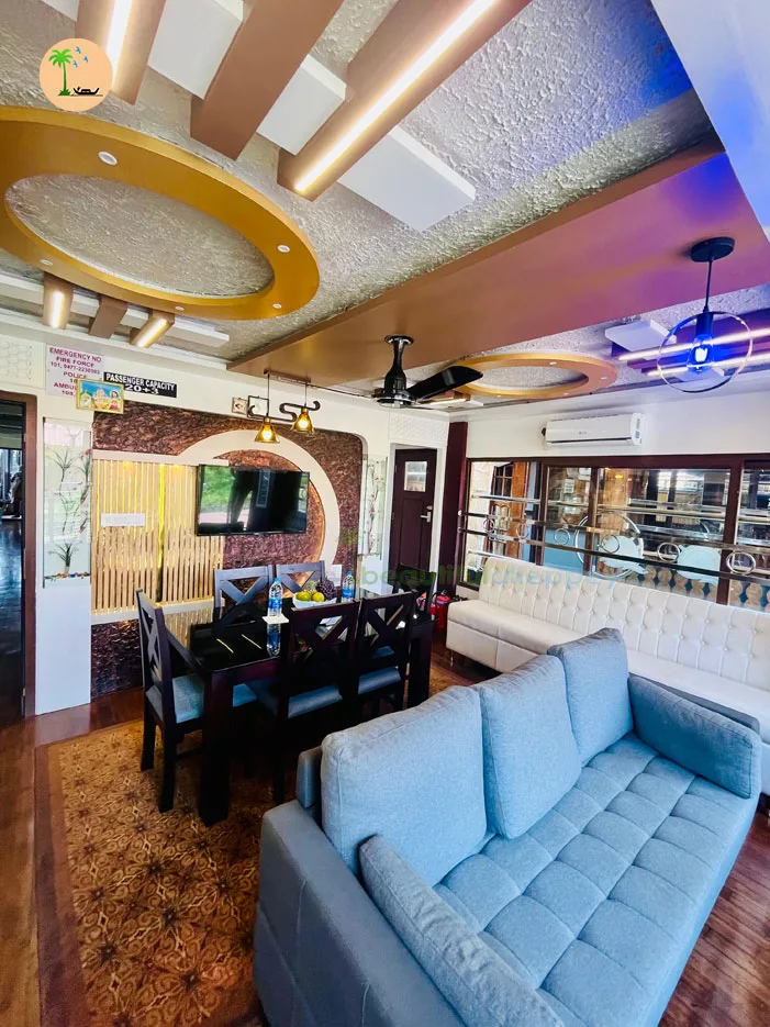 Front Lobby A/C 3 Bedroom Premium Houseboat