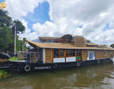 One Bedroom Deluxe Houseboat with Upper Deck Hbcode: BGR01