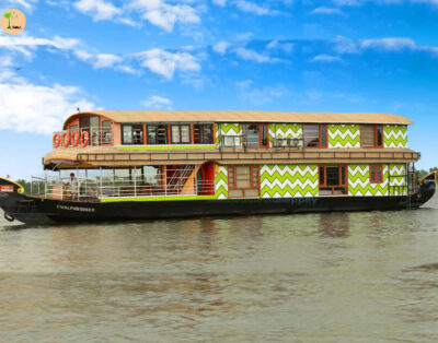 Five Bedroom Deluxe Houseboat with upper deck – THE05