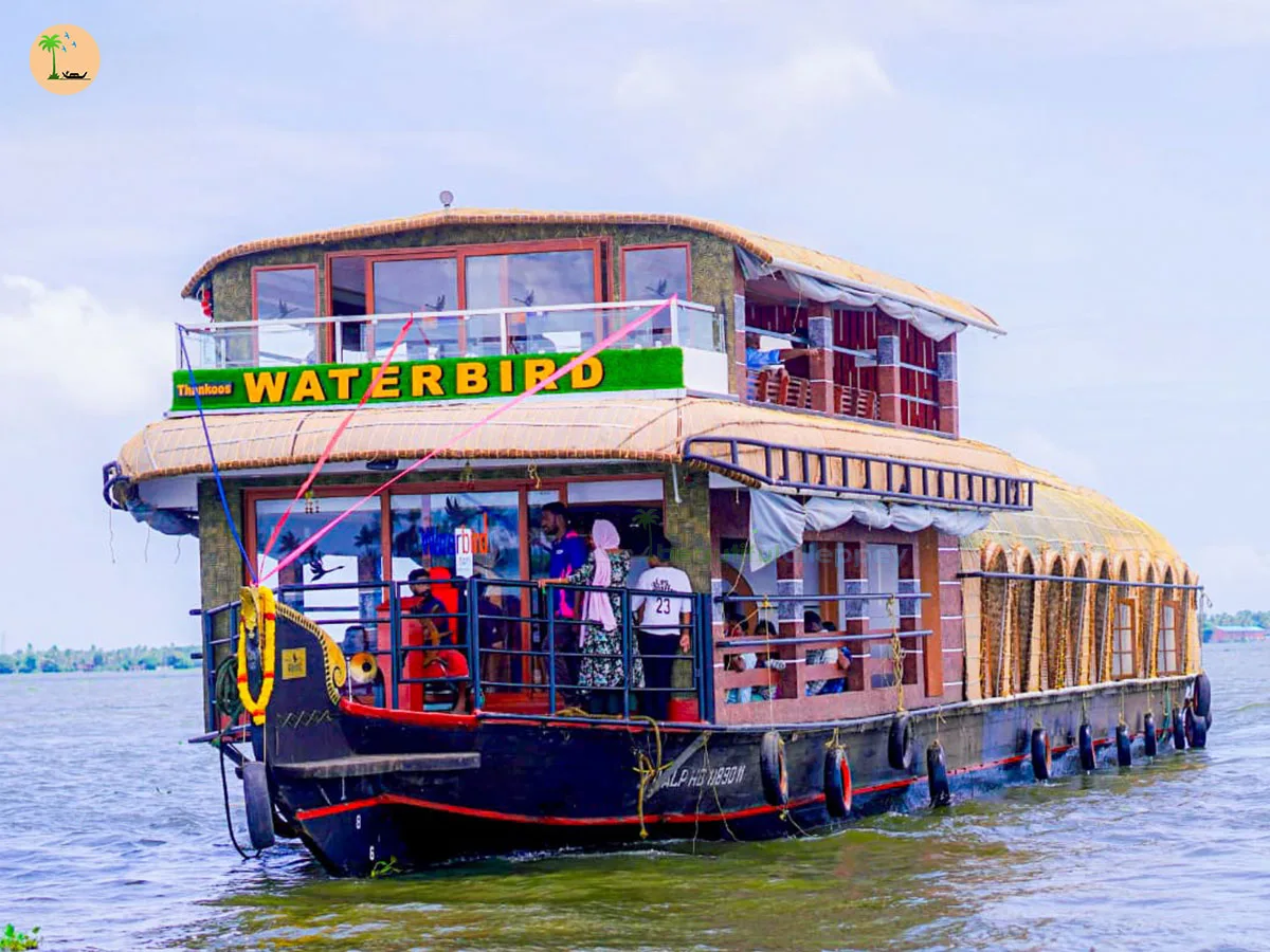 3 Bedroom Deluxe Houseboat