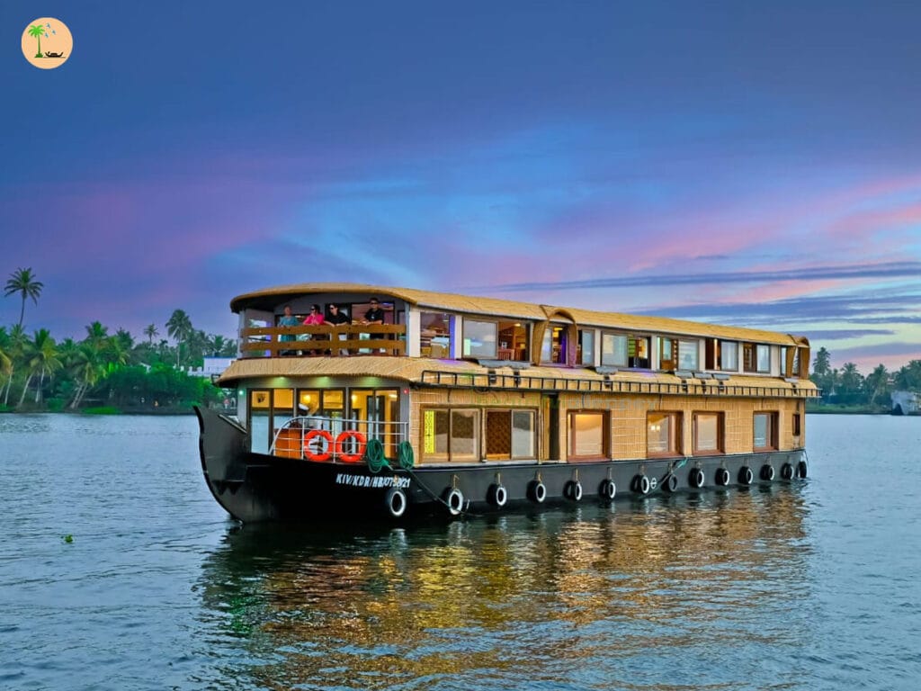 6 Bedroom Houseboat