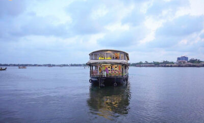 Five Bedroom Premium Houseboat with Upper Deck BLUE05