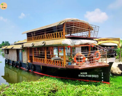 One Bedroom Deluxe Houseboat with upper deck Hbcode: MRB01