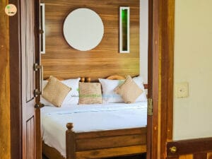 ac bedroom in alleppey houseboat