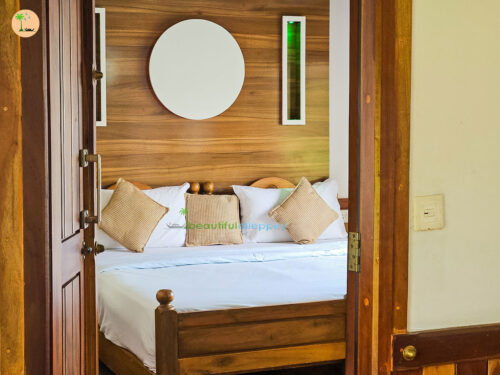 ac bedroom in alleppey houseboat