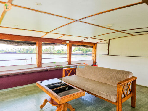 houseboat in alleppey with upper deck