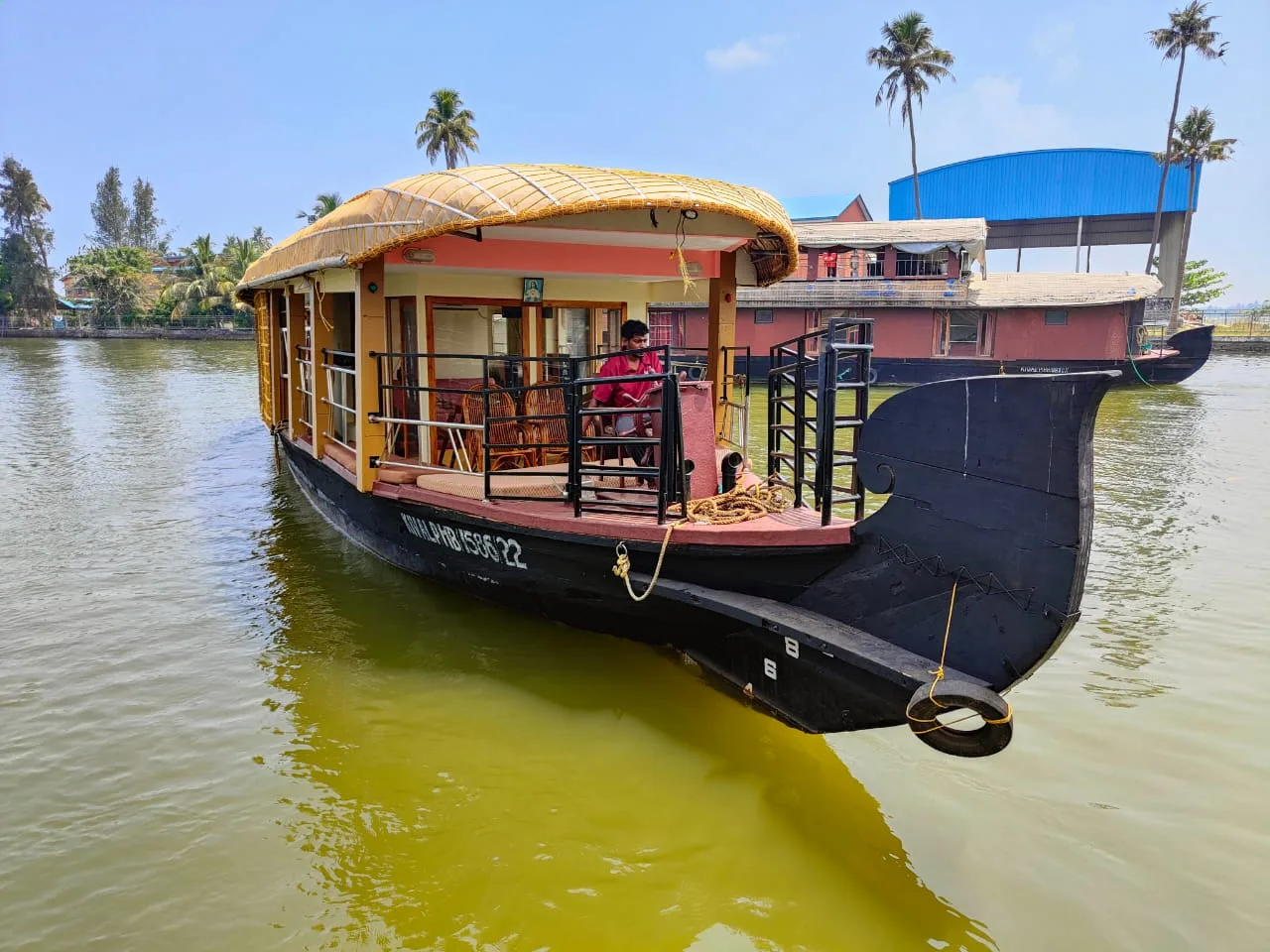 1 bedroom boathouse in alleppey