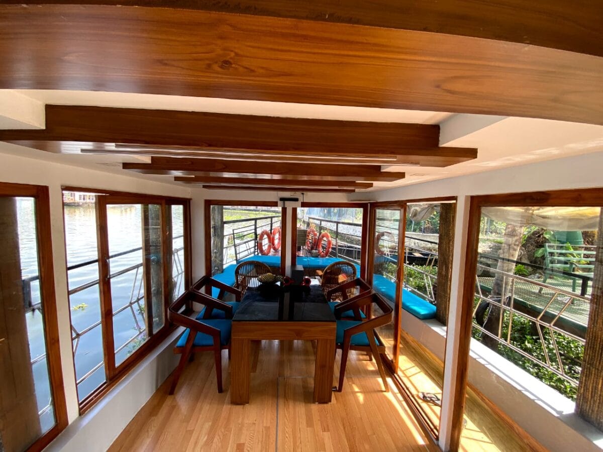 premium houseboat in alleppey
