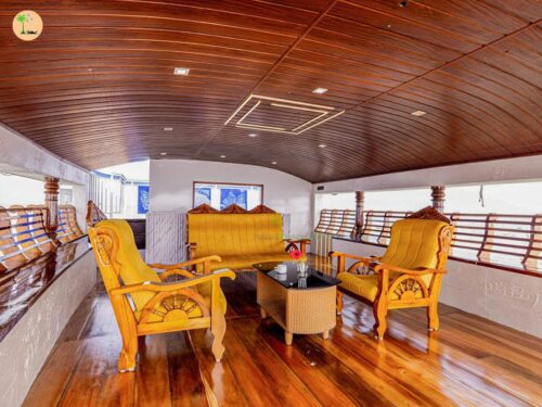 upper deck premium 2 bedroom houseboat