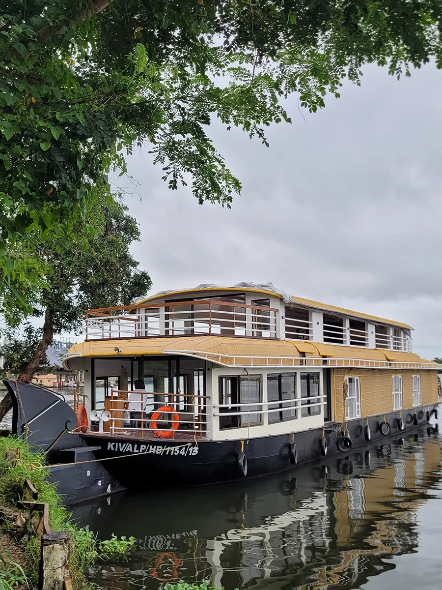 3 bedroom houseboat in alleppey