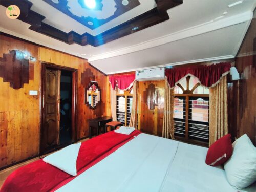 deluxe houseboat in alleppey