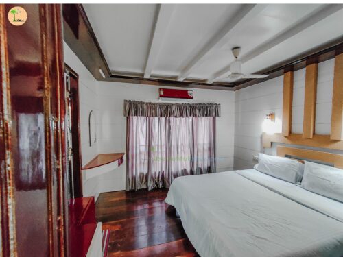 premium houseboat booking in alleppey