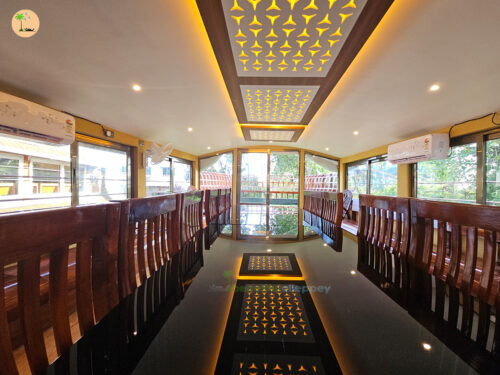 dining in ac houseboat premium