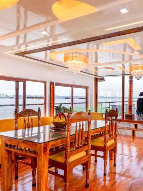 premium houseboat alleppey