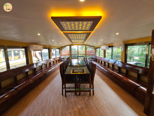 dining in upper deck kerala houseboat