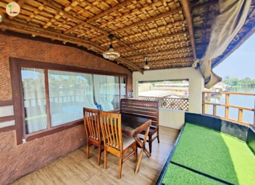 upper deck balcony in houseboat