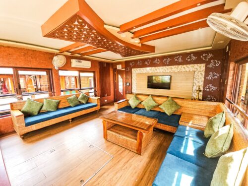 luxury houseboat in alleppey