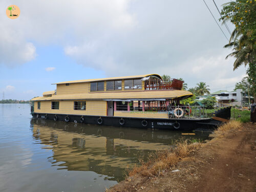 premium houseboat alleppey kerala