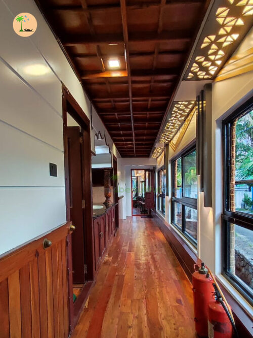 premium alleppey houseboat