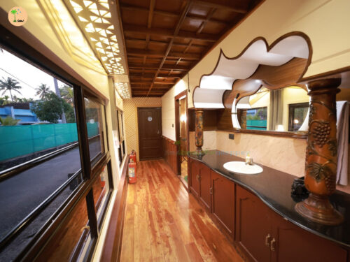 premium houseboat alleppey