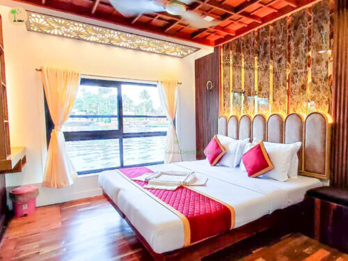AC bedroom in premium houseboat