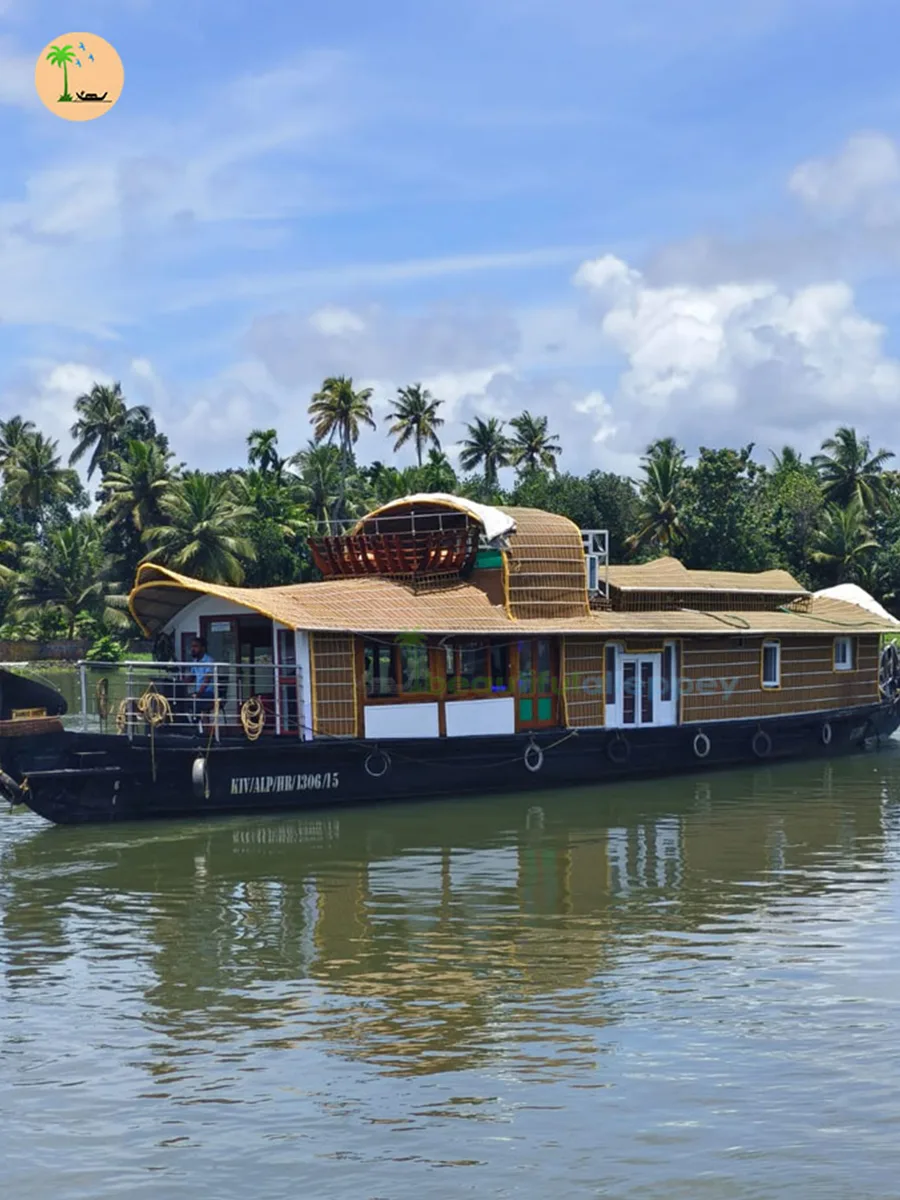 one bedroom premium alleppey boathouse