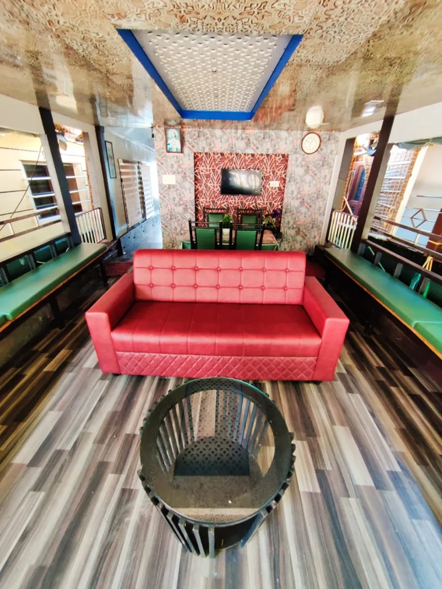 1 bedroom deluxe houseboat in alleppey for honeymoon