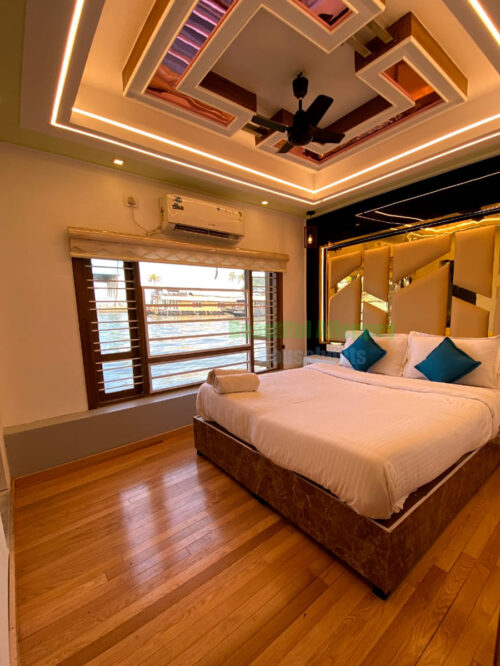 Alleppey houseboat booking